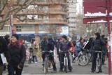 Una pedalada recorre el centre de Lleida al crit de "Les pensions, ni tocar-les"