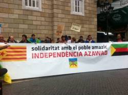 Més de mig centenar de persones exigeixen el reconeixement internacional d'Azawad a Barcelona