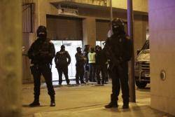 "Som Poble" qüestiona la "macro" operació policial als Pisos Planas del Vendrell