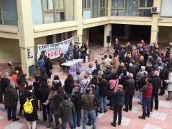 Gairebe 200 persones s'han concentrats als jutjats de Martorell en suport dels 3 membres del CDR citats a declarar