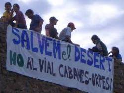 2003 La Guadia Civil desallotja els veïns de Miravet que protestaven contra el vial Orpesa-Cabanes