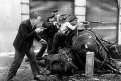 1936 Enfrontaments amb els sublevats feixistes a Barcelona: hi moren nombrosos defensors de la República