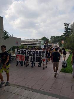 El Moviment Estudiantil de la UAB torna a fer front l'associació de joves en defensa de la Constitució, "S'Ha Acabat"