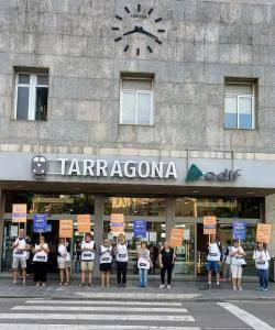 Acte de protesta aTarragona contra l'espoli a Rodalies