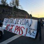 Protesta contra la massificació turística a la Cerdanya amb un tall de la C-16 a l'alçada de Berga